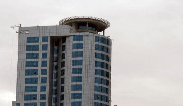 Man Who Fell From Helipad Dies