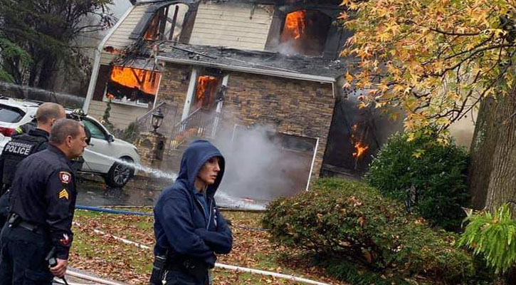 Plane Crashes Into NJ Neighborhood and Sets Homes Ablaze